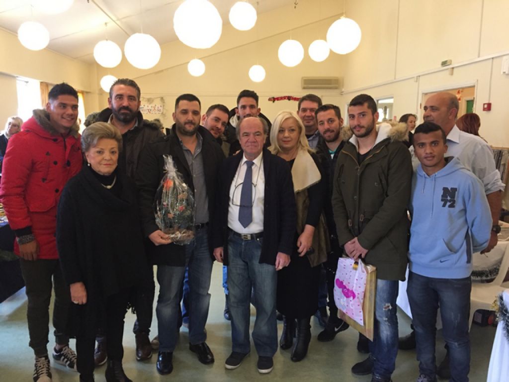Σε φιλανθρωπικό bazaar ο Αχαρναϊκός