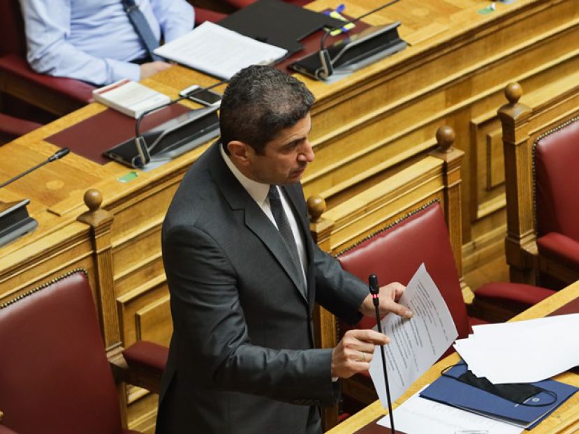 Αυγενάκης: «Αναδιάρθρωση»