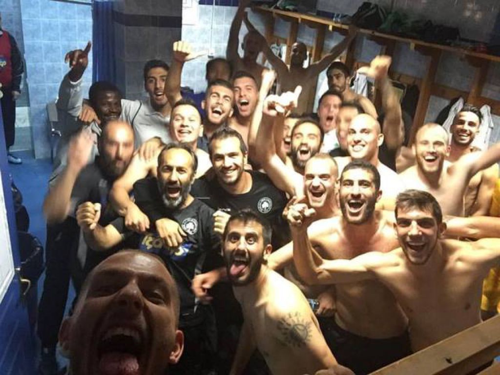 Χαμός στα αποδυτήρια!