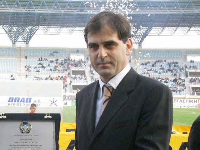 «Να αναλάβει τις ευθύνες του»